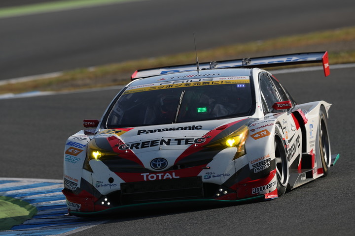 GT300クラスポールポジションは中山雄一（TOYOTA PRIUS apr GT）