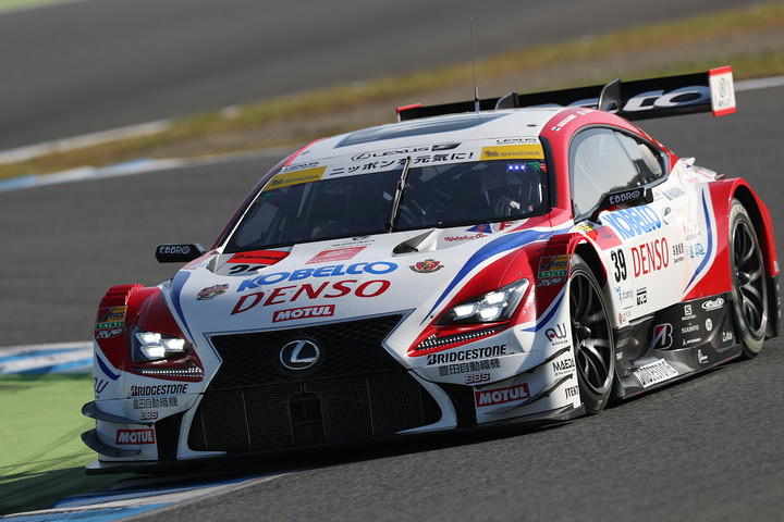 GT500クラスポールポジションは平手晃平（DENSO KOBELCO SARD RC F）