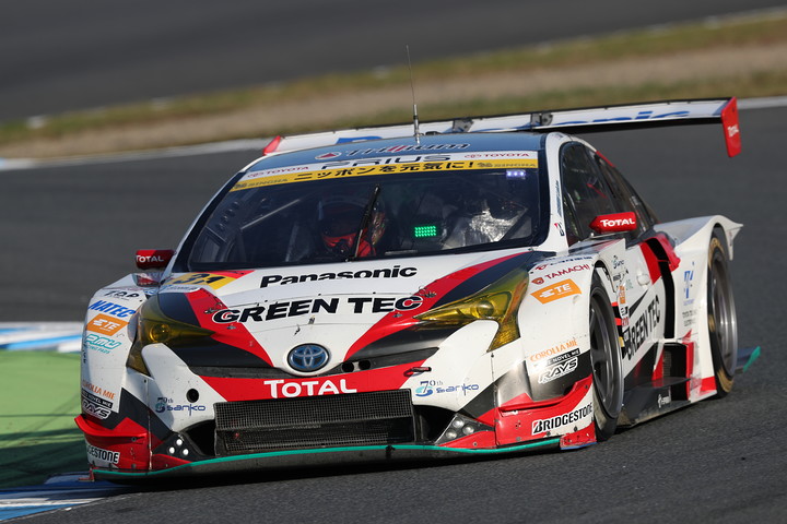 GT300クラス決勝2位は嵯峨宏紀／中山雄一組（TOYOTA PRIUS apr GT）