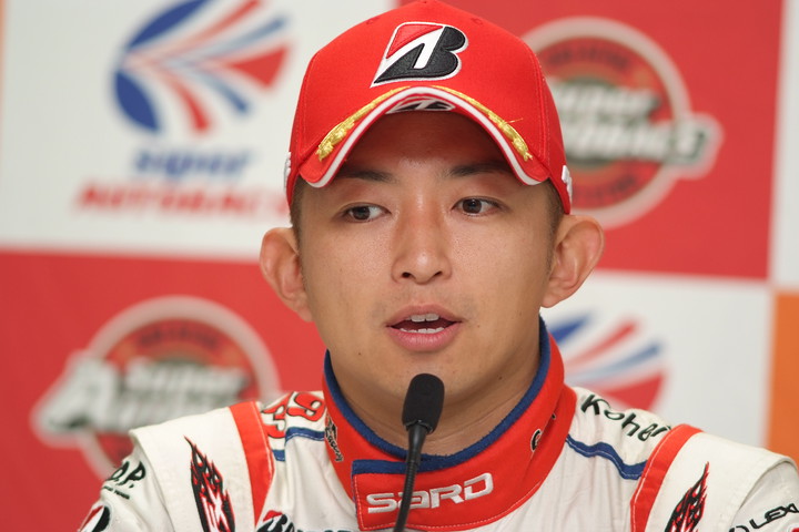 決勝記者会見: GT500クラス優勝＆チャンピオンの平手晃平（DENSO KOBELCO SARD RC F）