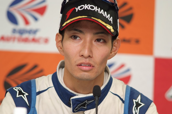 決勝記者会見: GT300クラス優勝＆チャンピオンの松井孝允（VivaC team TSUCHIYA）