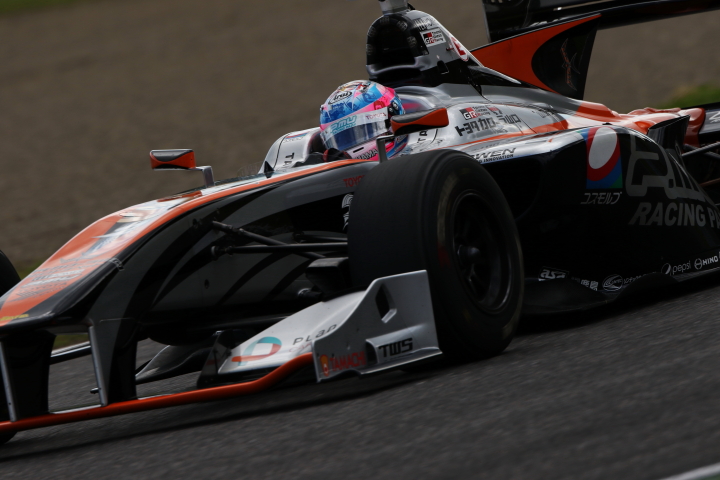 フリー走行: 国本雄資（P.MU/CERUMO・INGING SF14）