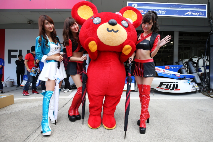 ピットウォーク: レースクイーン