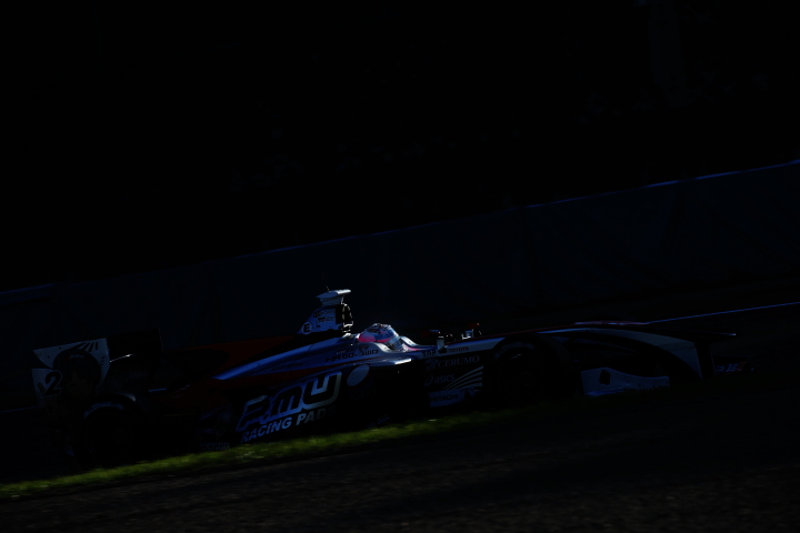 公式予選: 国本雄資（P.MU/CERUMO・INGING SF14）