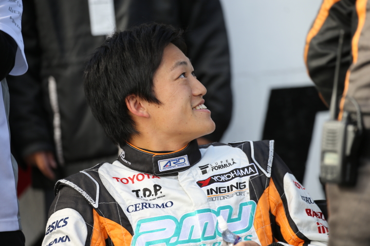 決勝レース1: 国本雄資（P.MU/CERUMO · INGING）