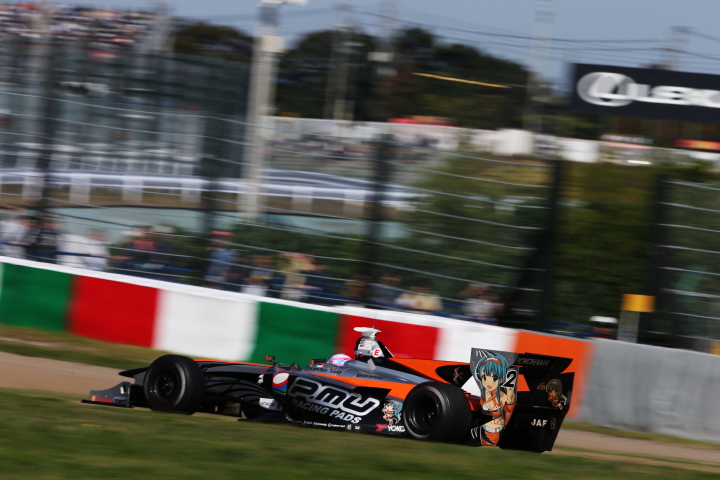 決勝レース1: 国本雄資（P.MU/CERUMO・INGING SF14）