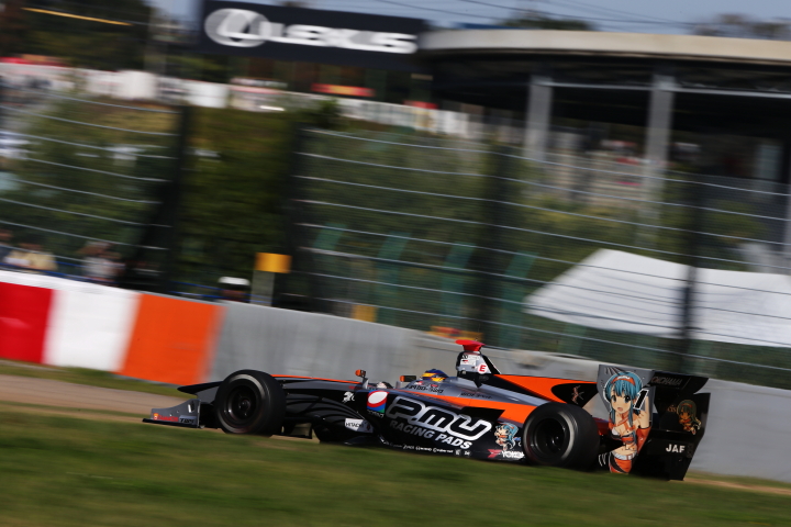 決勝レース1: 石浦宏明（P.MU/CERUMO・INGING SF14）