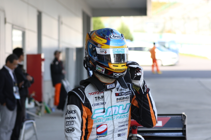 決勝レース1: 3位の石浦宏明（P.MU/CERUMO · INGING）