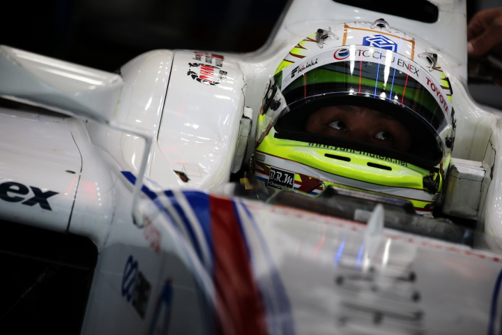 決勝レース2: 関口雄飛（ITOCHU ENEX TEAM IMPUL）