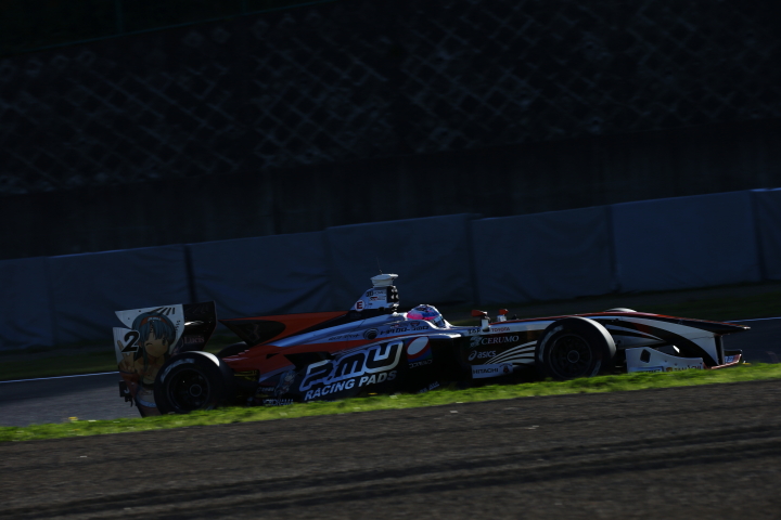 決勝レース2: 国本雄資（P.MU/CERUMO・INGING SF14）