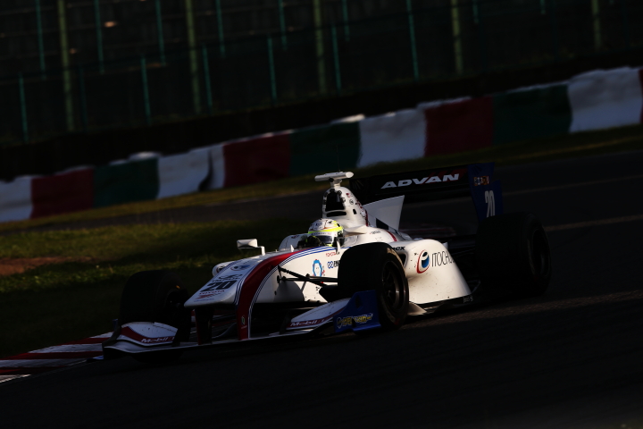 決勝レース2: 関口雄飛（ITOCHU ENEX TEAM IMPUL SF14）