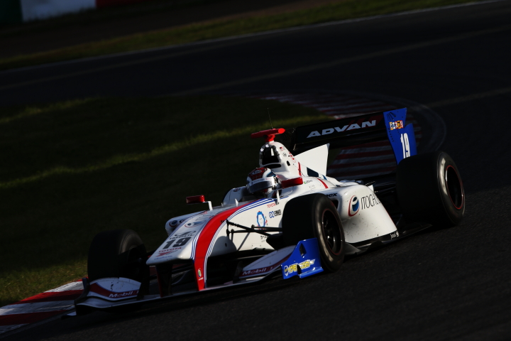 決勝レース2: ジョアオ・パオロ・デ・オリベイラ（ITOCHU ENEX TEAM IMPUL SF14）