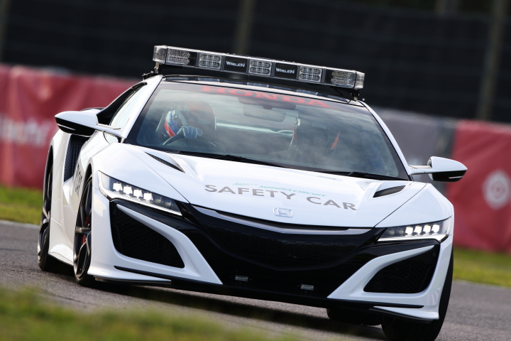 決勝レース2: 新型NSXのセーフティーカーが導入された