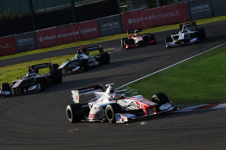 決勝レース2: ストフェル・バンドーン（DOCOMO DANDELION M41S SF14）