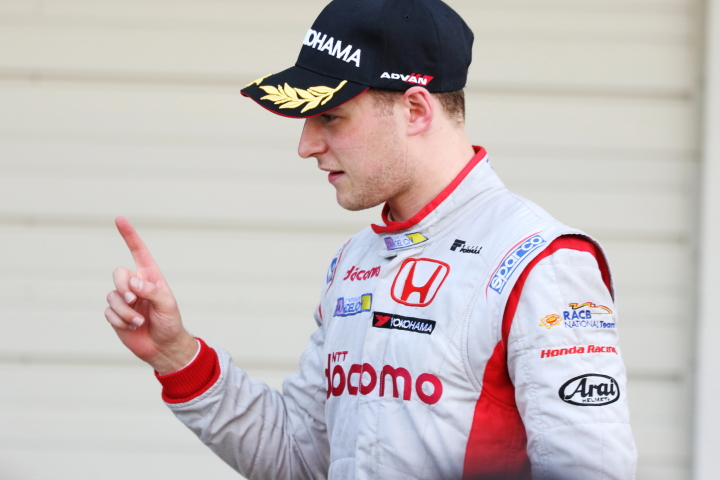 決勝レース2: 優勝したストフェル・バンドーン（DOCOMO DANDELION M41S SF14）