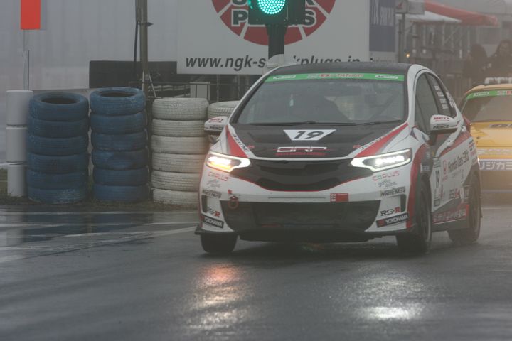 ST-5クラスポールポジションは古宮正信／松田智也／吉本晶哉組（BRP★J'S RACINGホンダカーズ三重北FIT）