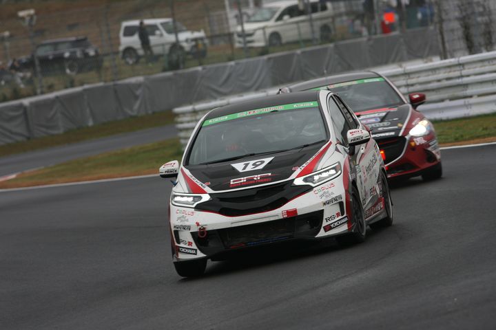 ST-5クラス優勝は古宮正信／松田智也／吉本晶哉組（BRP★J'S RACINGホンダカーズ三重北FIT）