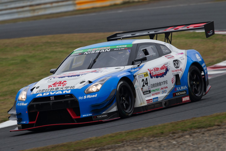 ST-Xクラス決勝2位は内田優大／藤井誠暢／平峰一貴組（スリーボンド日産自動車大学校GT-R）