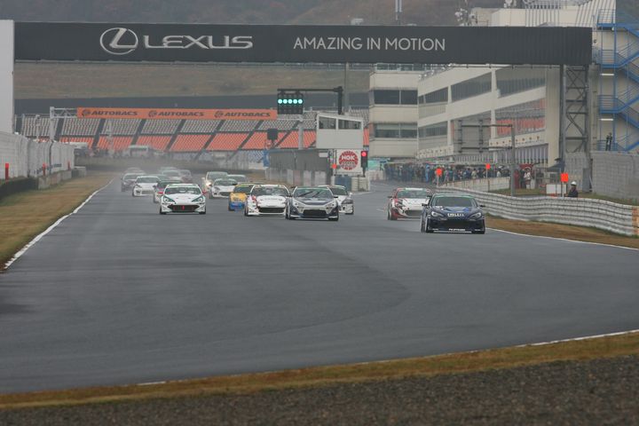 3時間の決勝レースがスタートした