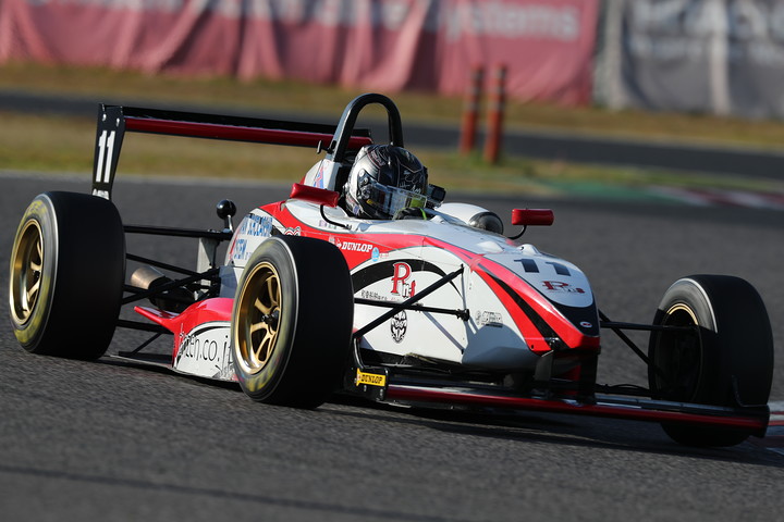 ポールポジションは大湯都史樹（TANZEN Rn-s MYST JSS）