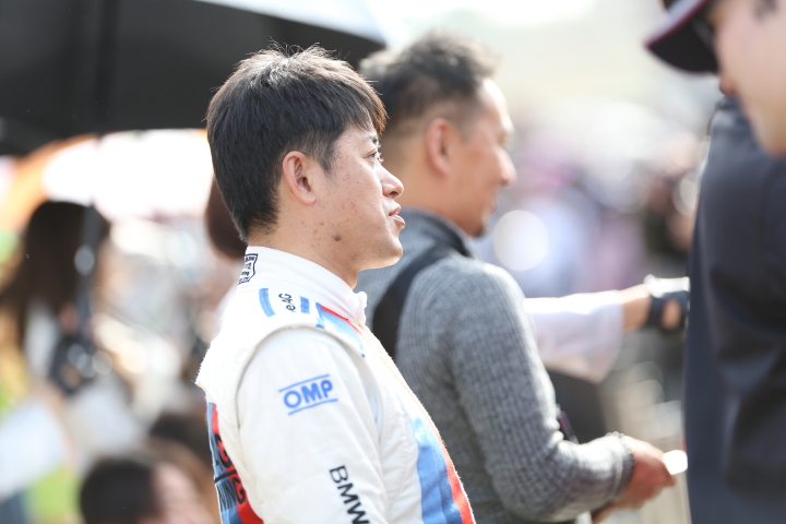 ピットウォーク: 荒聖治（BMW Team Studie）