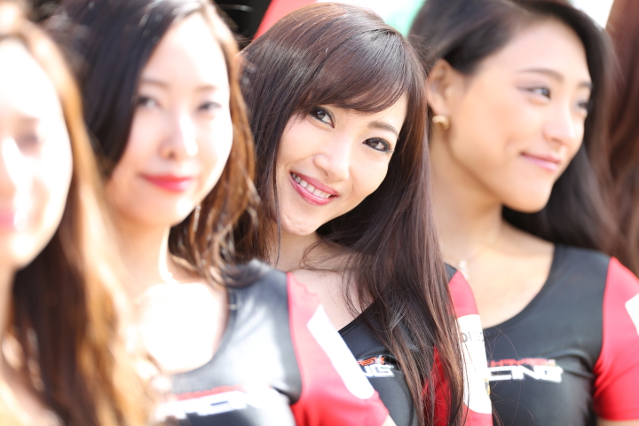 ピットウォーク: レースクイーン