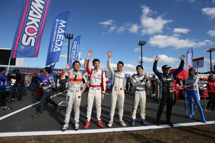 決勝レース: 観客に手を振るホンダドライバーたち