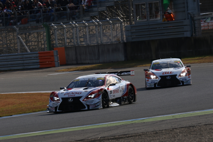 決勝レース: 平手晃平（DENSO KOBELCO SARD RC F）