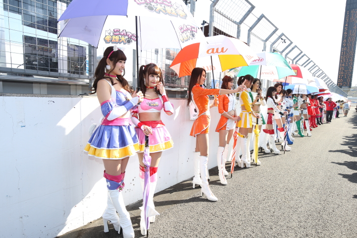 ピットウォーク: レースクイーン