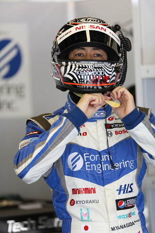 スタート進行: 柳田真孝（KONDO RACING）