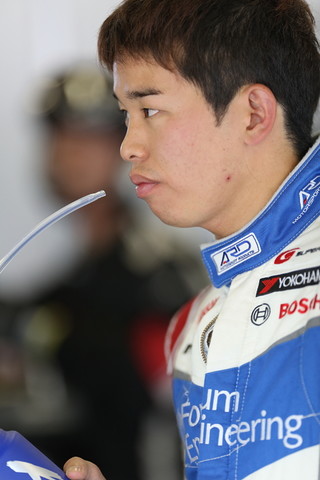 スタート進行: 佐々木大樹（KONDO RACING）