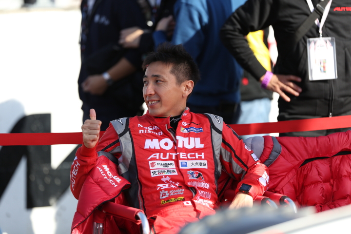 スタート進行: 松田次生（NISMO）