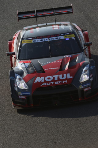 決勝レース: ロニー・クインタレッリ（MOTUL AUTECH GT-R）