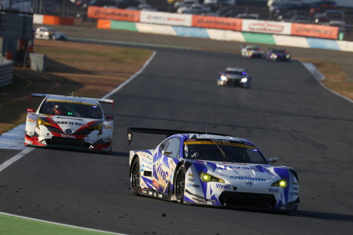 決勝レース: 松井孝允（VivaC 86 MC）