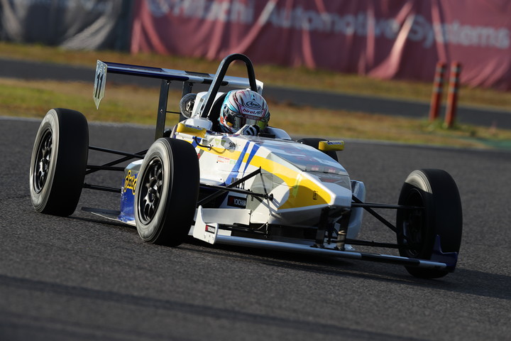 予選2位は名取鉄平（INOKI M2 KK-S2制動屋）