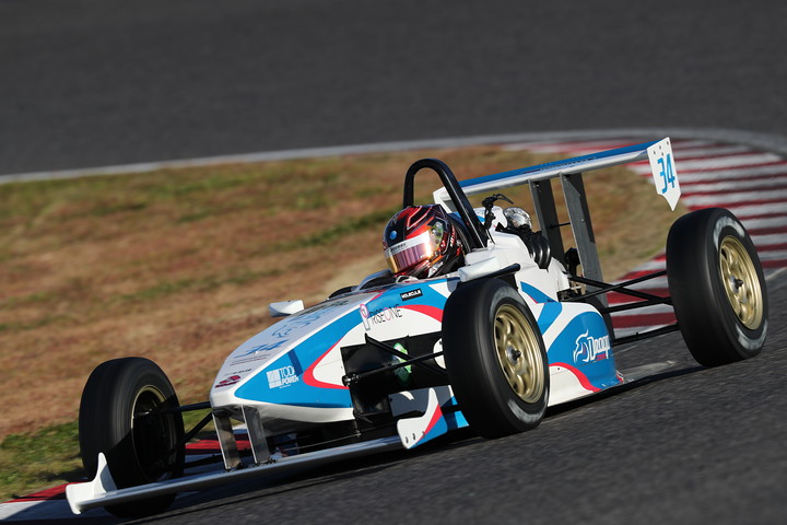 優勝は浦田裕喜（RISEONE-MYST KKSⅡ TODA）。鈴鹿のシリーズチャンピオンを決める