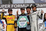 Nクラス表彰式: 優勝・片山義章、2位・DRAGON、3位・廣田築 f3-rd13-r-poidium-n