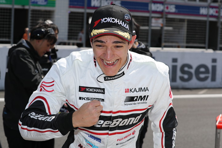 初優勝したアレックス・パロウ（ThreeBond Racing with DRAGO CORSE）