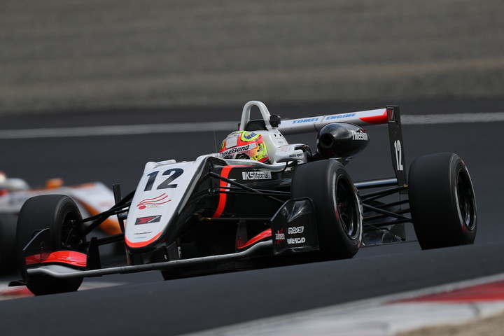 決勝2位はアレックス・パロウ（THREEBOND）