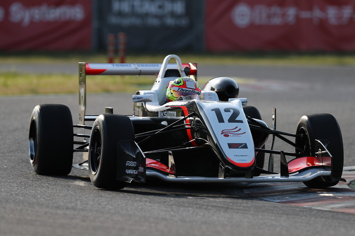 決勝2位はアレックス・パロウ（ESP THREEBOND）