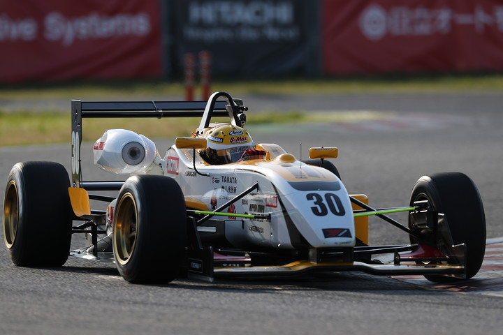 Nクラス決勝2位はDRAGON（B-Max Racing F306）