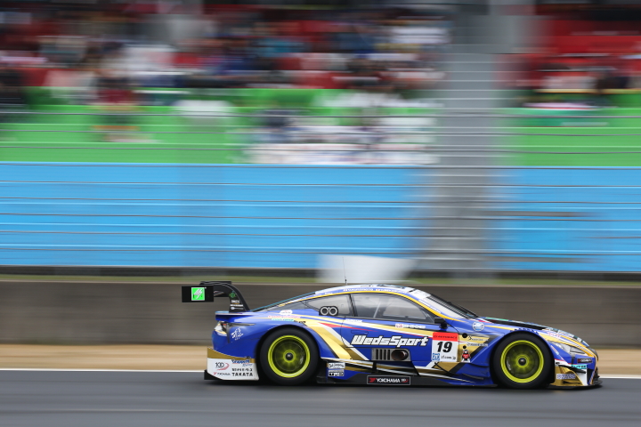 公式練習: 関口雄飛／国本雄資組（WedsSport ADVAN LC500）