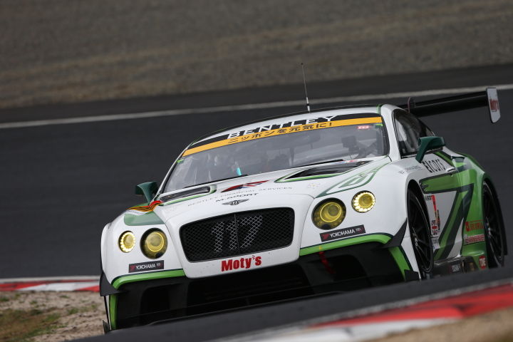 公式練習: 井出有冶（EIcars BENTLEY GT3）