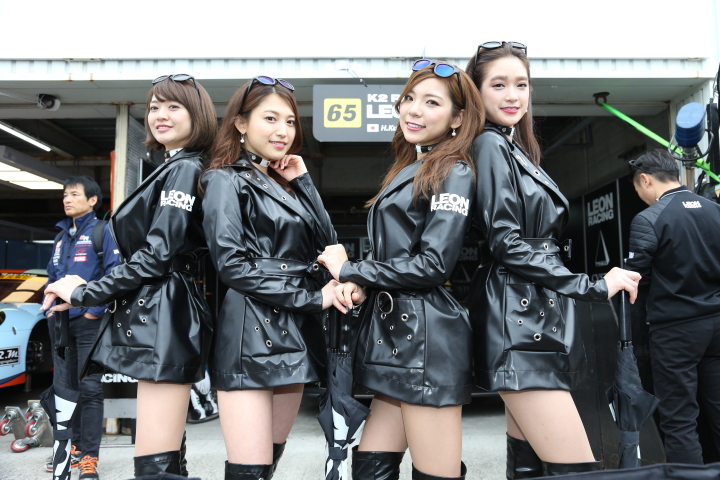 ピットウォーク: レースクイーン