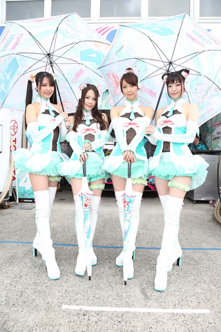 ピットウォーク: レースクイーン