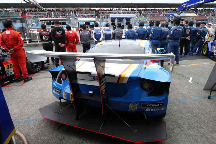 スタート進行: 国歌斉唱