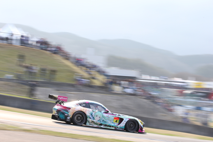 決勝レース: 谷口信輝（グッドスマイル初音ミクAMG）