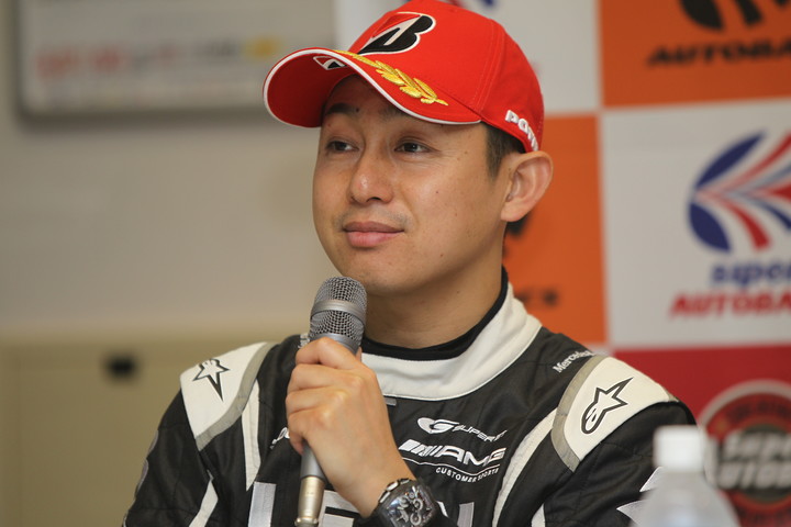予選記者会見: GT300クラスポールポジションの黒澤治樹（K2 R&D LEON RACING）