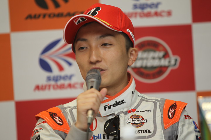 予選記者会見: GT500クラスポールポジションの野尻智紀（AUTOBACS RACING TEAM AGURI）