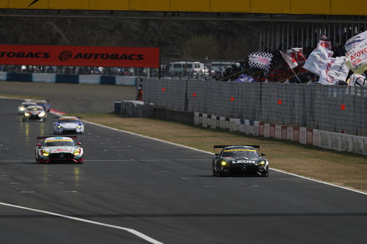 GT300クラスのスタートシーン